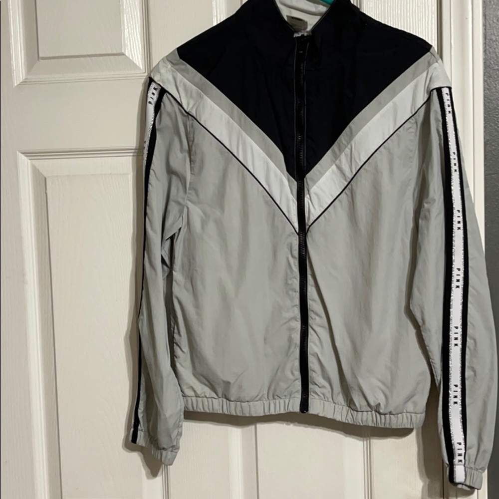 Pink windbreaker - Picture 2 of 4